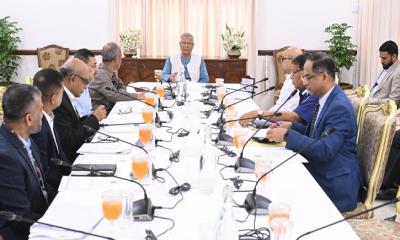 নির্বাচন ঘিরে দ্রুত বডি-অন-ক্যামেরা কেনার নির্দেশ প্রধান উপদেষ্টার