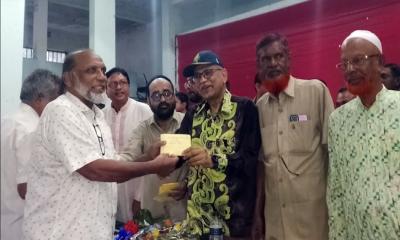 তানোরে মাধ্যমিক শিক্ষক-কর্মচারীদের অবসর কল্যাণ সমিতির চেক বিতরণ