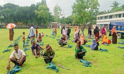 সরিষাবাড়ীতে দুস্থ্য পরিবারের মাঝে দোস্ত এইডের টিউবওয়েল বিতরণ
