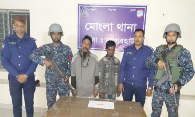 নৌবাহিনী ও পুলিশের মাদকবিরোধী অভিযানে ইয়াবাসহ গ্রেপ্তার ২