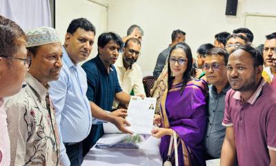 সংরক্ষিত নারী আসনে মনোনয়ন ফরম জমা দিলেন সাবরিনা শুভ্রা