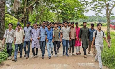 নতুন নেতৃত্বকে স্বাগত জানিয়ে কুবি ছাত্রদলের র‍্যালি ও পুষ্পস্তবক অর্পণ
