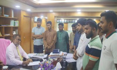 চিকিৎসা সেবা উন্নীতকরণসহ চার দাবি ইবি শিক্ষার্থীদের