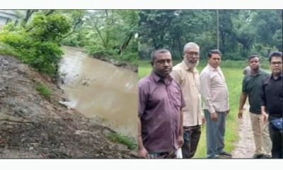 বোয়ালখালীতে হারগাজী খালের ভাঙনে দেড় কিলোমিটার সড়ক বিলীন