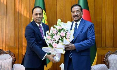 রাষ্ট্রপতির দায়িত্বভার গ্রহণ উপলক্ষে স্পিকারকে ফুলেল শুভেচ্ছা