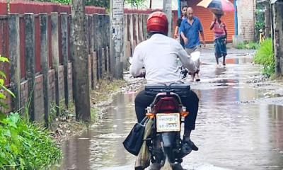 মুকসুদপুরে রাস্তাঘাটের করুণ দশা: শিক্ষা ও জরুরি সেবা বিপর্যস্ত