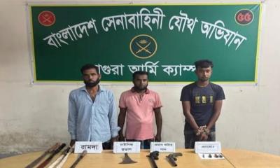 শালিখায় সেনাবাহিনীর অভিযানে অস্ত্রসহ গ্রেপ্তার ৩
