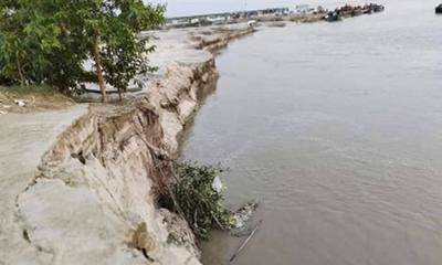 সিরাজগঞ্জে যমুনার পানি বৃদ্ধিতে নিম্নাঞ্চলে প্লাবন শুরু, নদীভাঙনের শঙ্কা বেড়েছে
