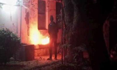 বিটিভির মহাপরিচালকের ভবনে অগ্নিসংযোগ