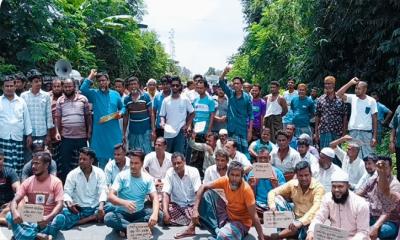 আলু সংরক্ষণে অতিরিক্ত ভাড়া আদায়ের প্রতিবাদে মহাসড়ক অবরোধ-ইউএনওর হস্তক্ষেপে সমাধান
