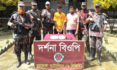 চুয়াডাঙ্গায় ১১ কেজি রুপাসহ দুই পাচারকারী আটক