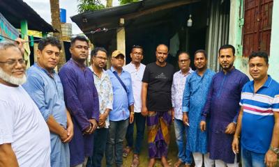 শ্রীমঙ্গলে দুর্ঘটনায় আহত বিএনপি কর্মী সুমনের চিকিৎসায় সহযোগিতা করলেন কেন্দ্রীয় নেতা হাজী মুজিব