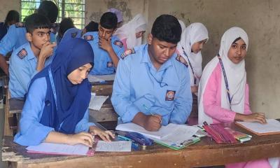 সিংগাইরে শহীদ রফিক স্মৃতি মেধা বৃত্তি পরীক্ষা অনুষ্ঠিত