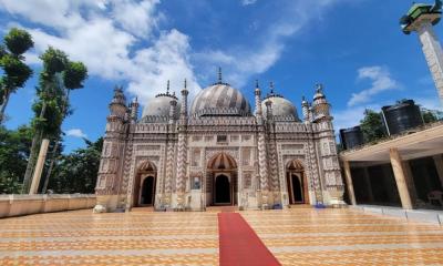 ঐতিহ্যের অনন্য নিদর্শন: বজরা শাহী জামে মসজিদ