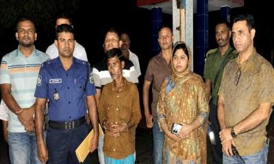 গৌরীপুর স্টেডিয়ামে গাঁজাসহ আটক