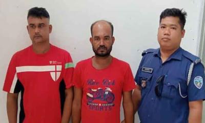তিতাসে পুলিশি অভিযানে ইয়াবাসহ দুই মাদকসেবী আটক