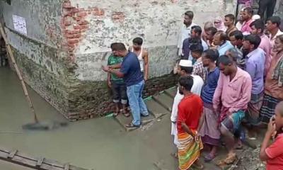 মোরেলগঞ্জ পৌর শহরের খাল থেকে মরদেহ উদ্ধার