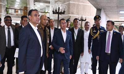 সংসদ ভবনে পৌঁছেছেন প্রধানমন্ত্রী তারেক রহমান
