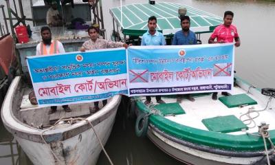 গলাচিপায় অবৈধ ট্রলার ও জালসহ ১৫ জেলে আটক