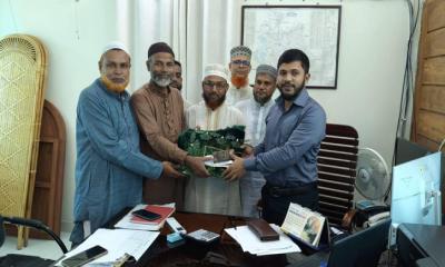 মান্দায় নবাগত সহকারী কমিশনারের সঙ্গে জামায়াত নেতাদের সৌজন্য সাক্ষাৎ
