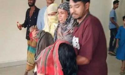 সুতা কাঁটার মোটরে চালিত মেশিনের সঙ্গে ওড়না পেঁচিয়ে গৃহবধূর মৃত্যু