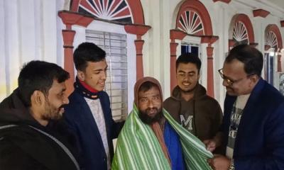 মানসিক ভারসাম্যহীন ব্যক্তিদের মাঝে কম্বল বিতরণ