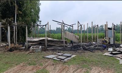 রাজীবপুরে জামাই-শশুরের বিরুদ্ধে স্কুল ঘর পোড়ানোর অভিযোগ