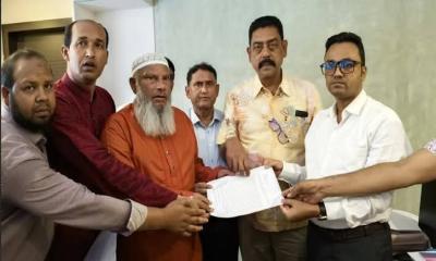 পাঁচ টাকার নোট থেকে ঐতিহাসিক কুসুম্বা মসজিদের ছবি প্রত্যাহারের প্রতিবাদে বিক্ষোভ