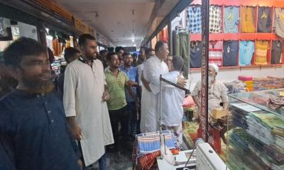 মাদারীপুর-১ আসনে বিএনপির মনোনয়নপ্রত্যাশী রোকন উদ্দিন মিয়ার গণসংযোগ