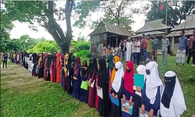 কেন্দুয়ায় ধর্ষক ও হত্যাকারীকে গ্রেফতারের দাবিতে মানববন্ধন ও বিক্ষোভ মিছিল
