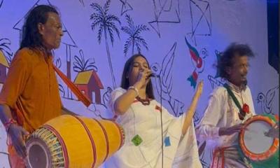 কুষ্টিয়ায় জাতীয় পর্যায়ের লালন উৎসবে গাইলেন ঠাকুরগাঁওয়ের বাউল রুমা