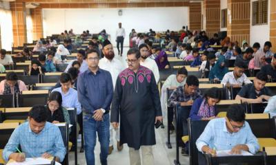 যবিপ্রবিতে গুচ্ছ পদ্ধতির ‘এ ’ ইউনিটের ভর্তি পরীক্ষা অনুষ্ঠিত