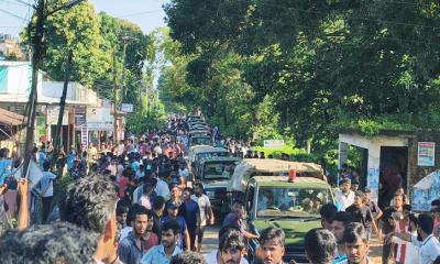 চট্টগ্রাম বিশ্ববিদ্যালয়ে যৌথ বাহিনীর অভিযান শুরু