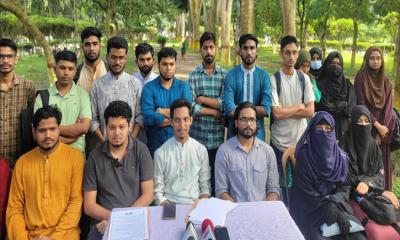 বর্ষপূর্তিতে শিক্ষার্থীদের মূল্যায়নে ‘অকৃতকার্য’ ইবি উপাচার্য