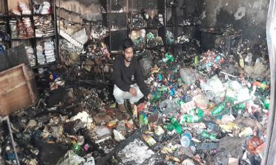 পীরগঞ্জে মুদিখানার দোকান পুড়ে ছাই, ক্ষতিগ্রস্ত দোকানির সাহায্যের আবেদন