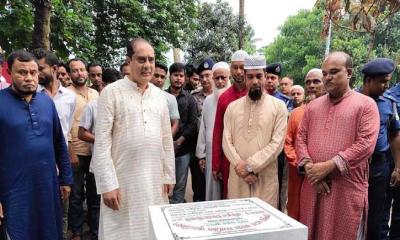 কেন্দুয়া মসজিদের নতুন ভবনের ভিত্তিপ্রস্তর উদ্বোধন করলেন এমপি হিলালী