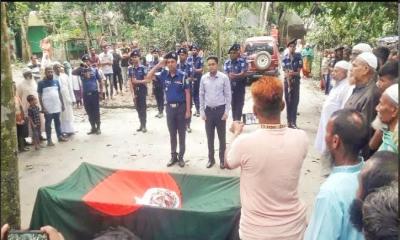 সাদুল্লাপুরে মুক্তিযোদ্ধা সিরাজুলের মরদেহ রাষ্ট্রীয় মর্যাদায় দাফন