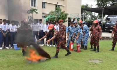 মোংলায় দুর্যোগ মোকাবিলায় প্রশিক্ষণ কর্মশালা চালাল কোস্ট গার্ড