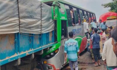 নোয়াখালীতে ভয়াবহ সড়ক দুর্ঘটনায় দুই জনের মৃত্যু