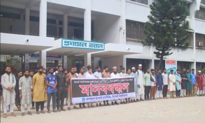 ‘দোয়া করার জন্য ওদের কবরটা আমরা দেখতে চাই’