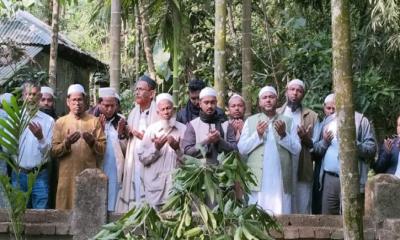 কবর জিয়ারত ও দোয়ার মধ্য দিয়ে গোলাম আজম সৈকতের নির্বাচনী কার্যক্রম শুরু
