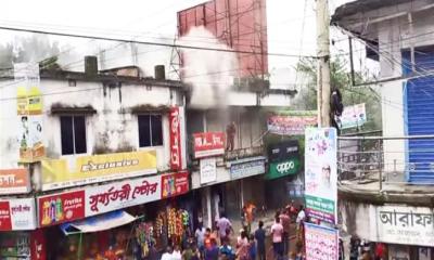 শ্রীপুরে ভিশন শো-রুমের গোডাউনে অগ্নিকাণ্ড, ৪৯ লাখ টাকার ক্ষয়ক্ষতি