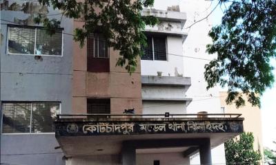 দিনের আলোতে কোটচাঁদপুরে ব্যবসায়ীর ব্যাগ থেকে টাকা চুরি