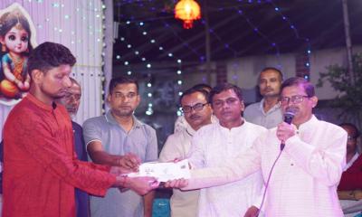 উলিপুরে ১০৭টি পূজা মণ্ডপে তারেক রহমানের শুভেচ্ছা অনুদান প্রদান