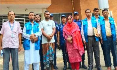 বেনাপোল কাস্টমস হাউসে ঘুষকাণ্ডে আটক রাজস্ব কর্মকর্তা