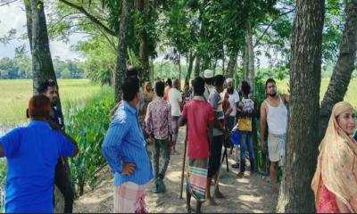 ঝালকাঠিতে দেশীয় অস্ত্র নিয়ে জমি দখলের চেষ্টা অভিযোগ পরিবার অবরুদ্ধ