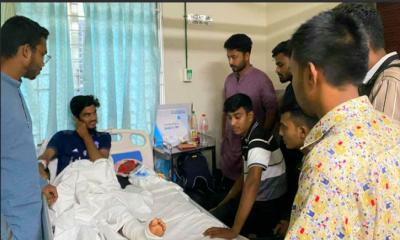 ফুটবল খেলতে গিয়ে আহত, সহায়তায় ডিআইইউ ছাত্রদল