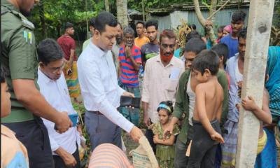 নকলায় অগ্নিকাণ্ডে ক্ষতিগ্রস্ত পরিবারকে সহায়তা দিলেন ইউএনও