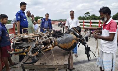 কোটালীপাড়ায় ছাত্রদল নেতার বিরুদ্ধে ব্যবসায়ীকে মারধর ও মোটরসাইকেল পোড়ানোর অভিযোগ