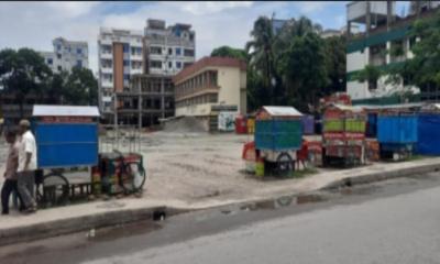 চাঁদপুর শহরে হাসান আলী মাঠে অবৈধ দোকানপাট, খেলাধুলা থেকে বঞ্চিত শিশুরা